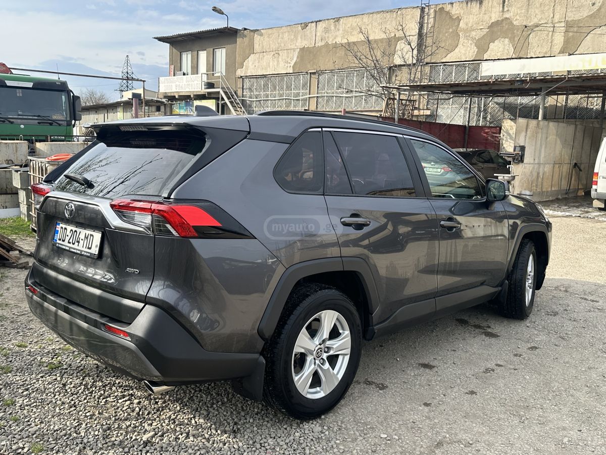 Toyota RAV 4 - фото 8