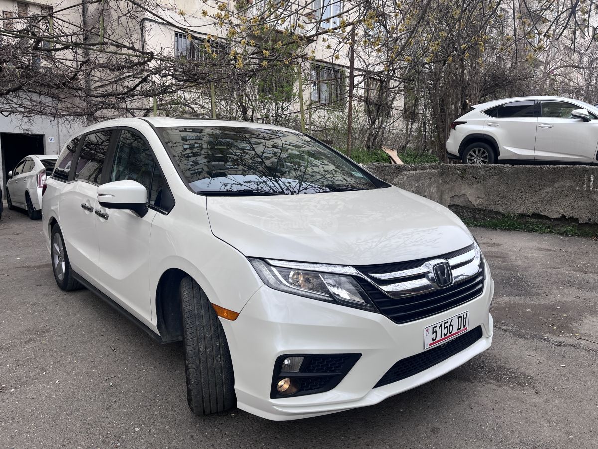 Honda Odyssey - фото 1