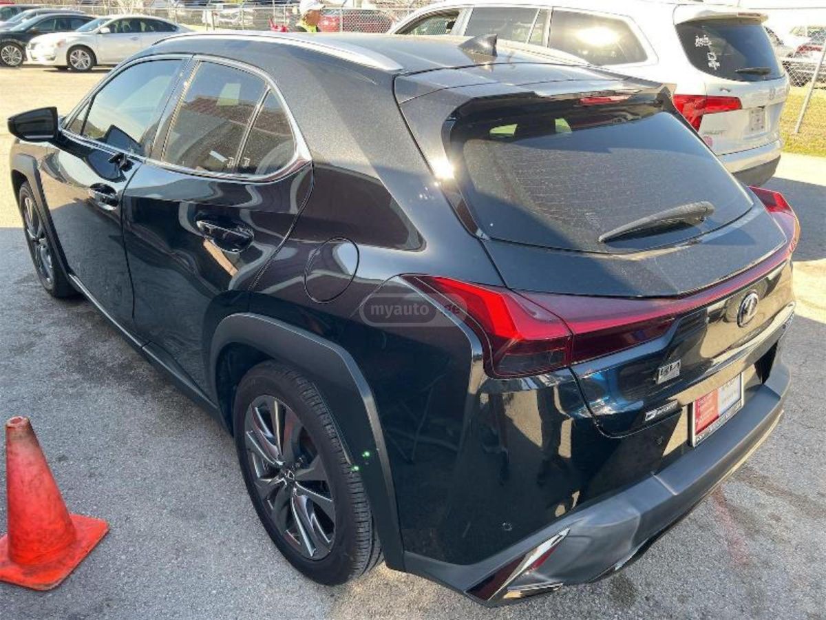 Lexus UX 200 - фото 5