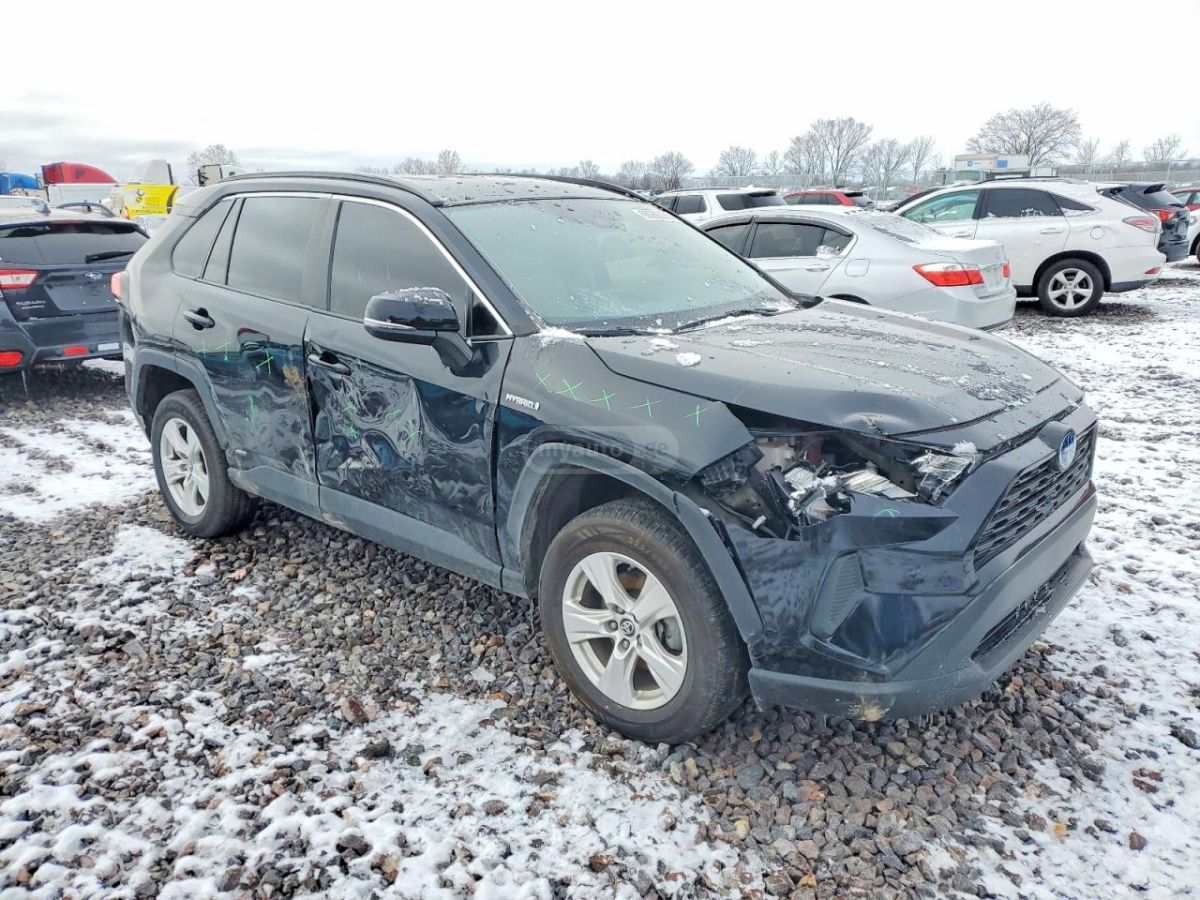 Toyota RAV 4 - фото 4