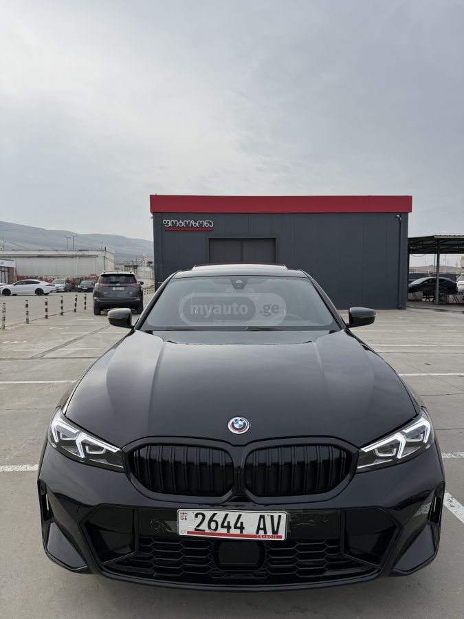 BMW 330 - фото 1