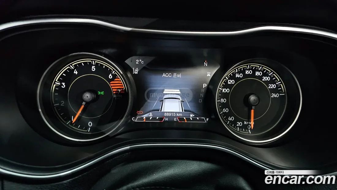 Jeep Cherokee - фото 8