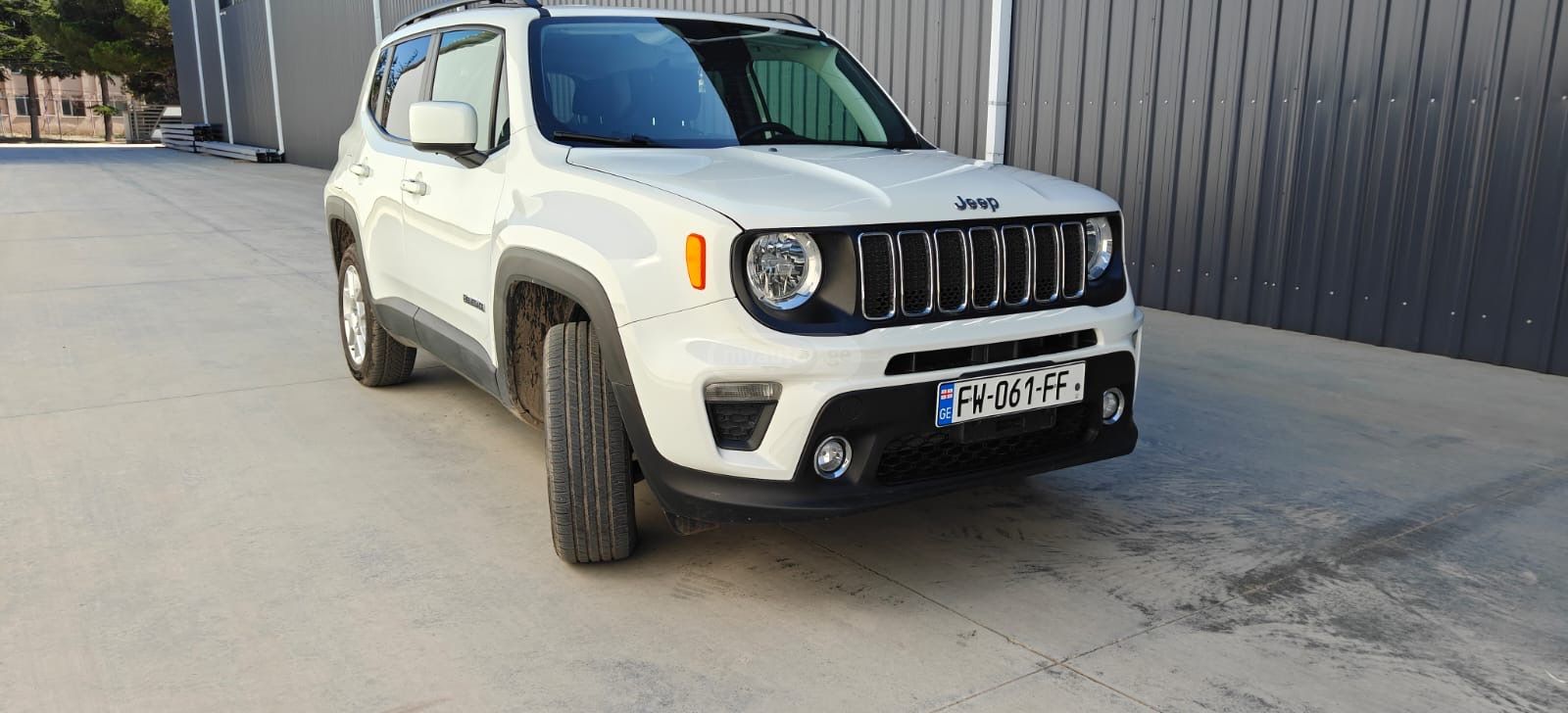 Jeep Renegade - фото 1