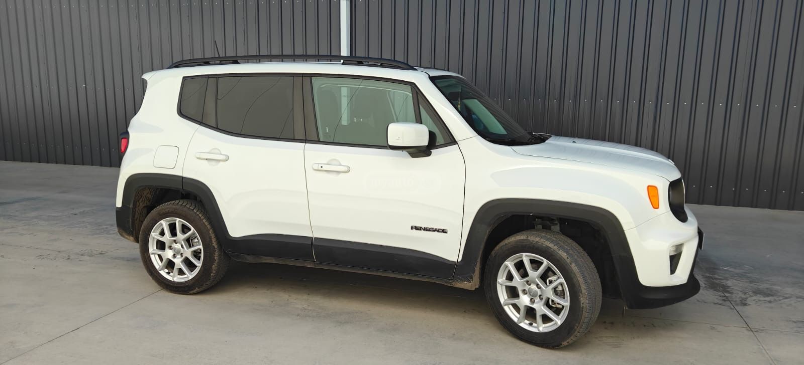 Jeep Renegade - фото 2