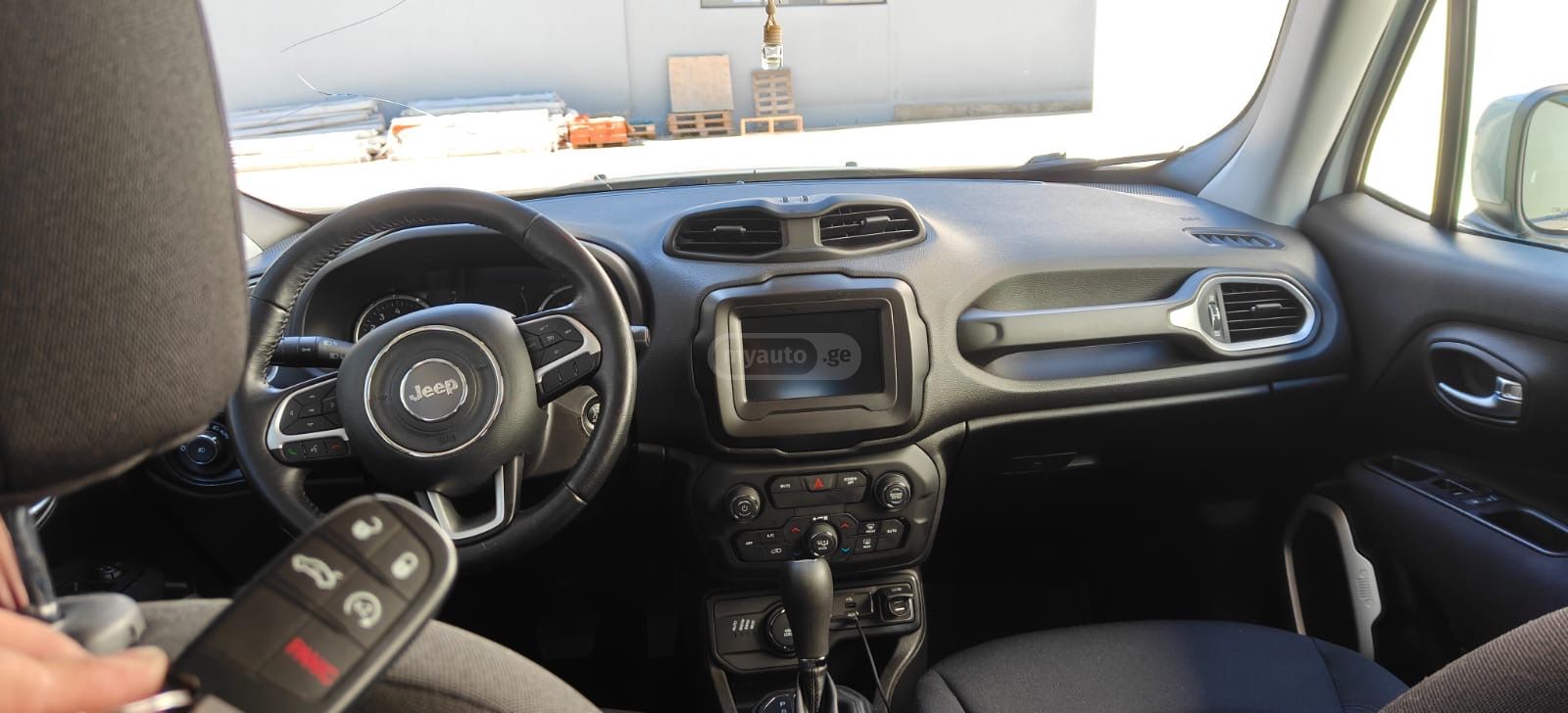 Jeep Renegade - фото 9