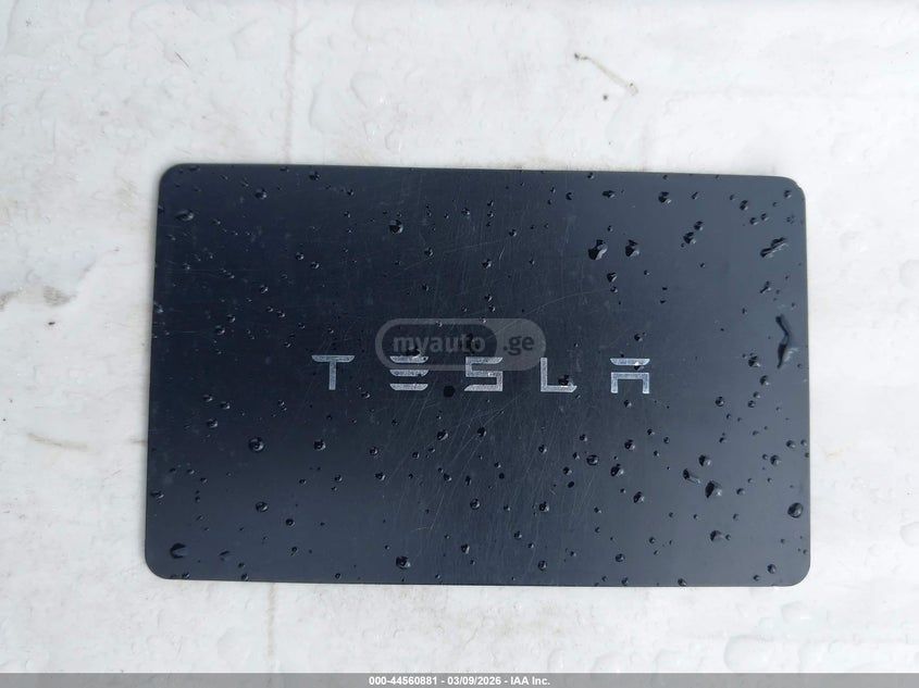 Tesla Model Y - фото 11