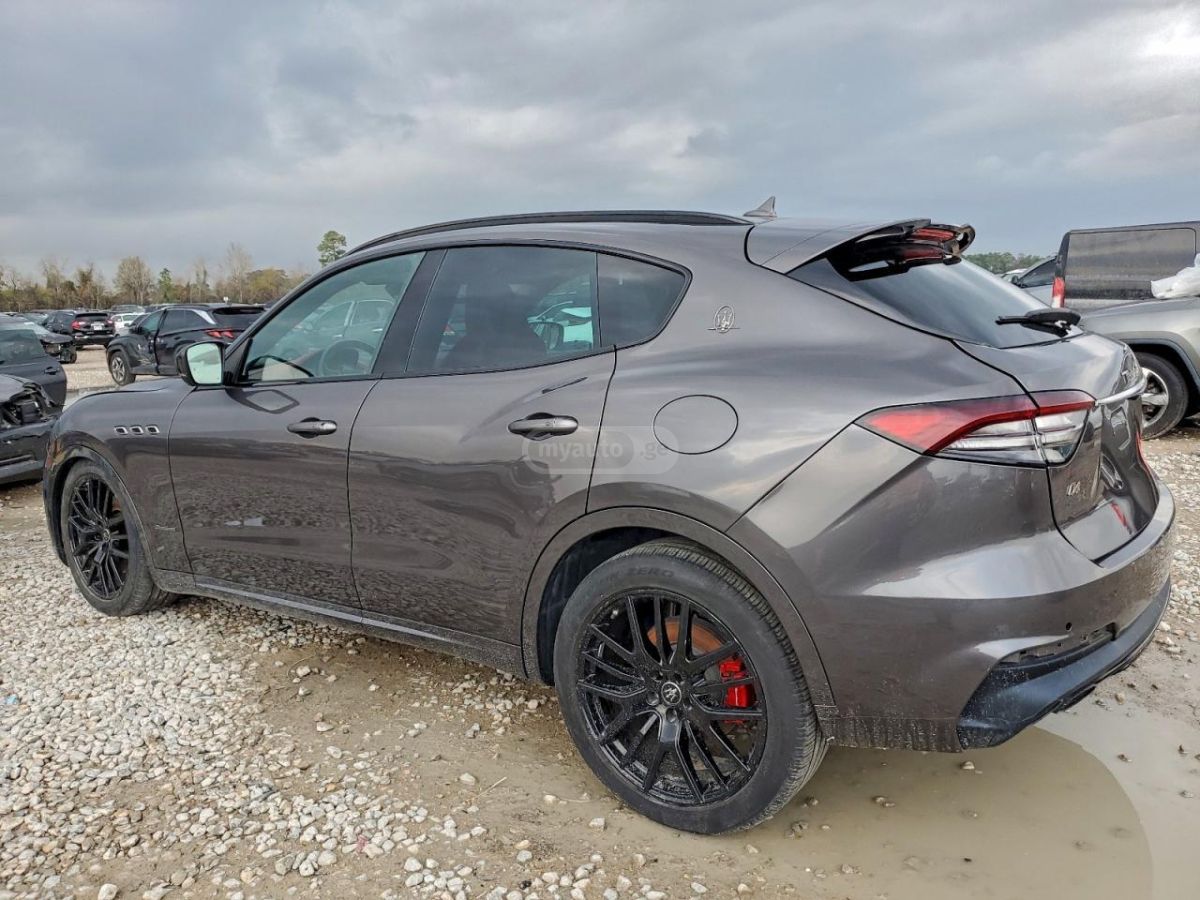 Maserati Levante 2021 — миниатюра 2