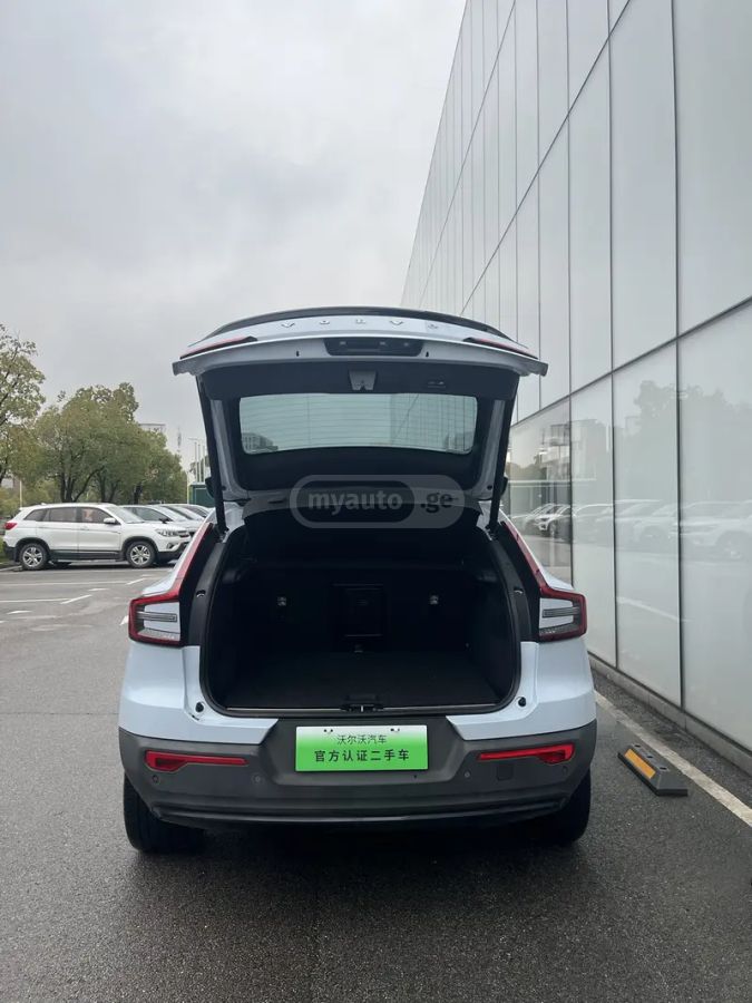 Volvo C40 2024 — миниатюра 6