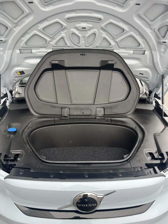 Volvo C40 2024 — миниатюра 7