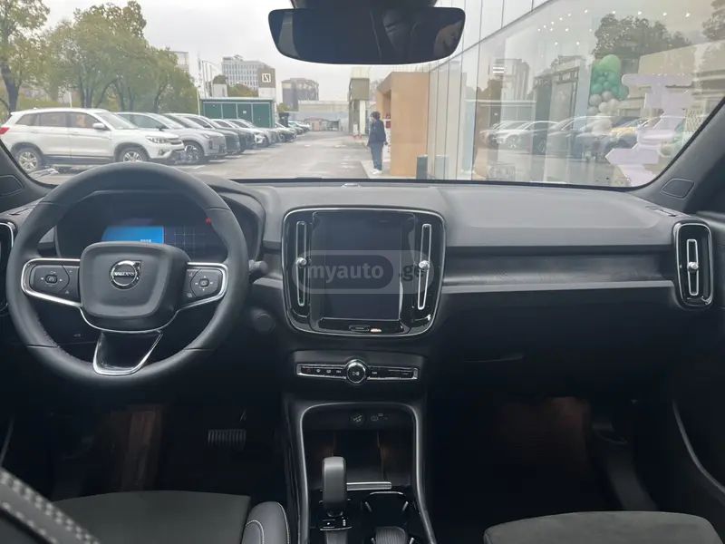 Volvo C40 2024 — миниатюра 8