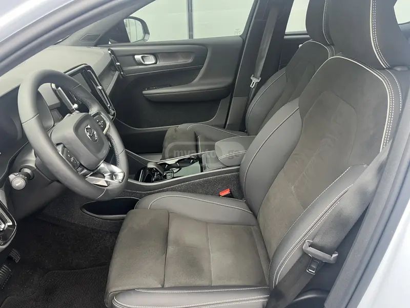 Volvo C40 2024 — миниатюра 9