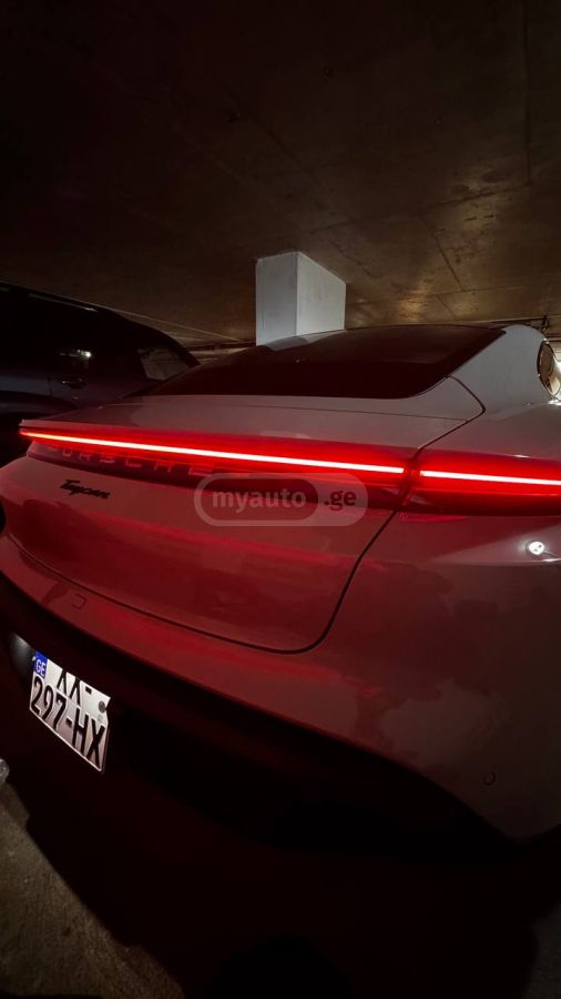 Porsche Taycan 4 S - фото 11