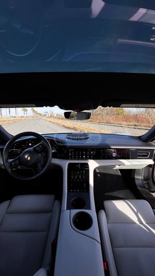 Porsche Taycan 4 S - фото 7