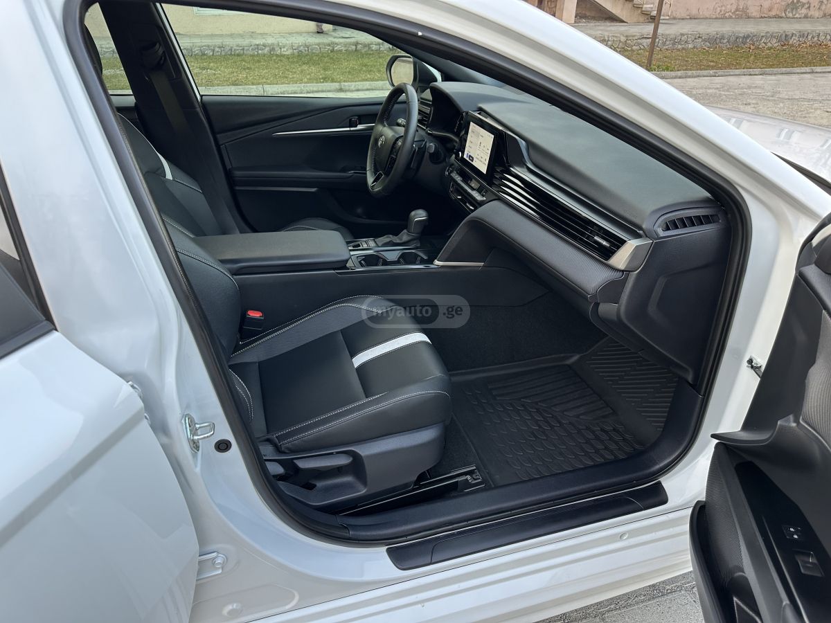 Toyota Camry - фото 11