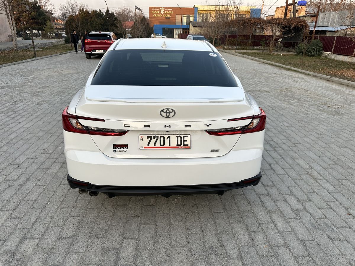 Toyota Camry - фото 5
