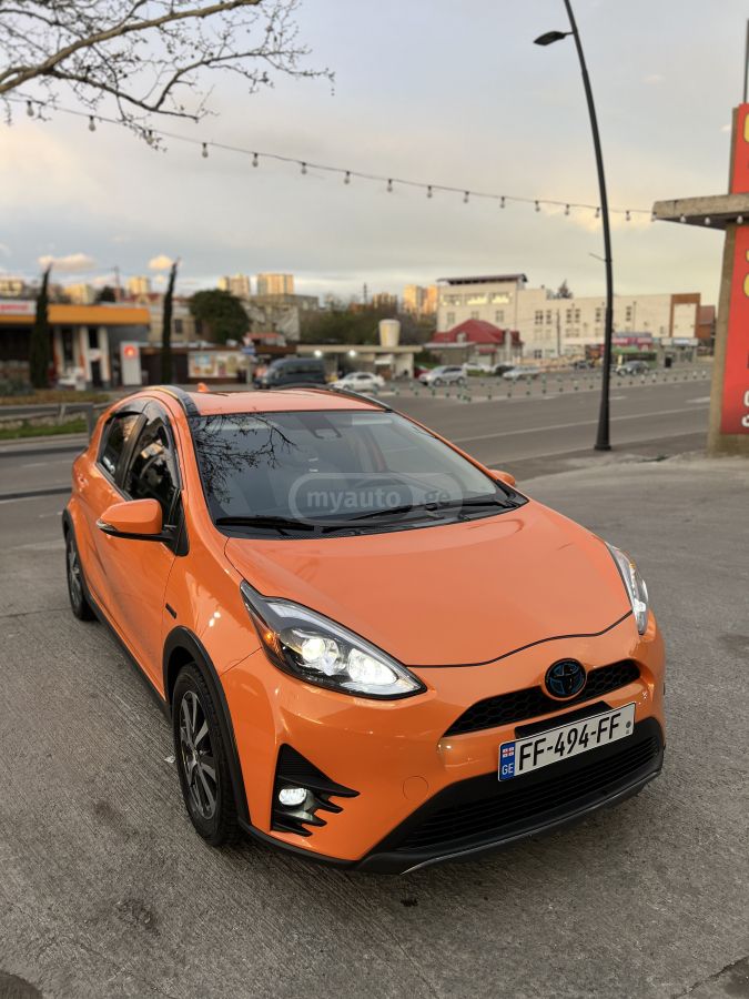 Toyota Prius C - фото 1