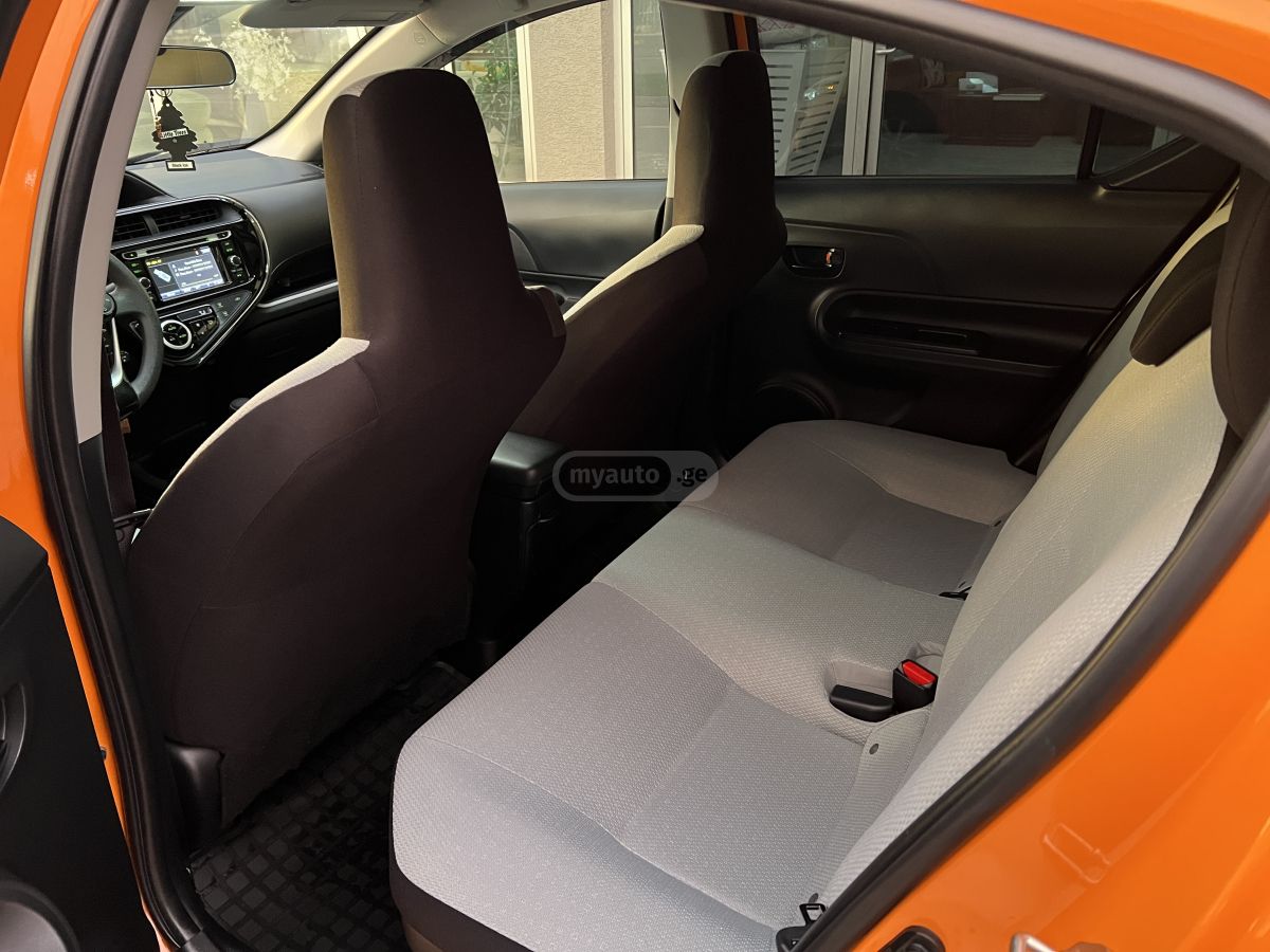 Toyota Prius C - фото 10