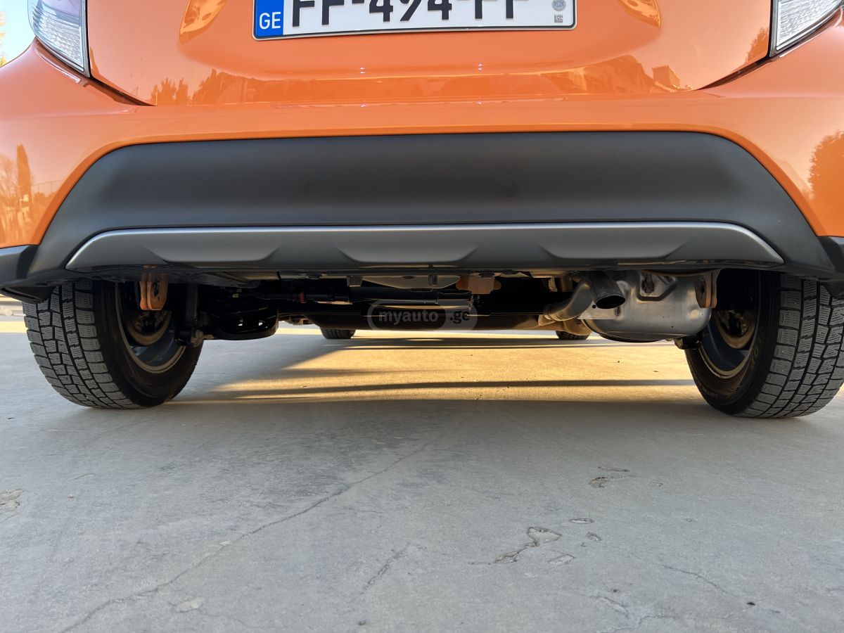 Toyota Prius C - фото 12