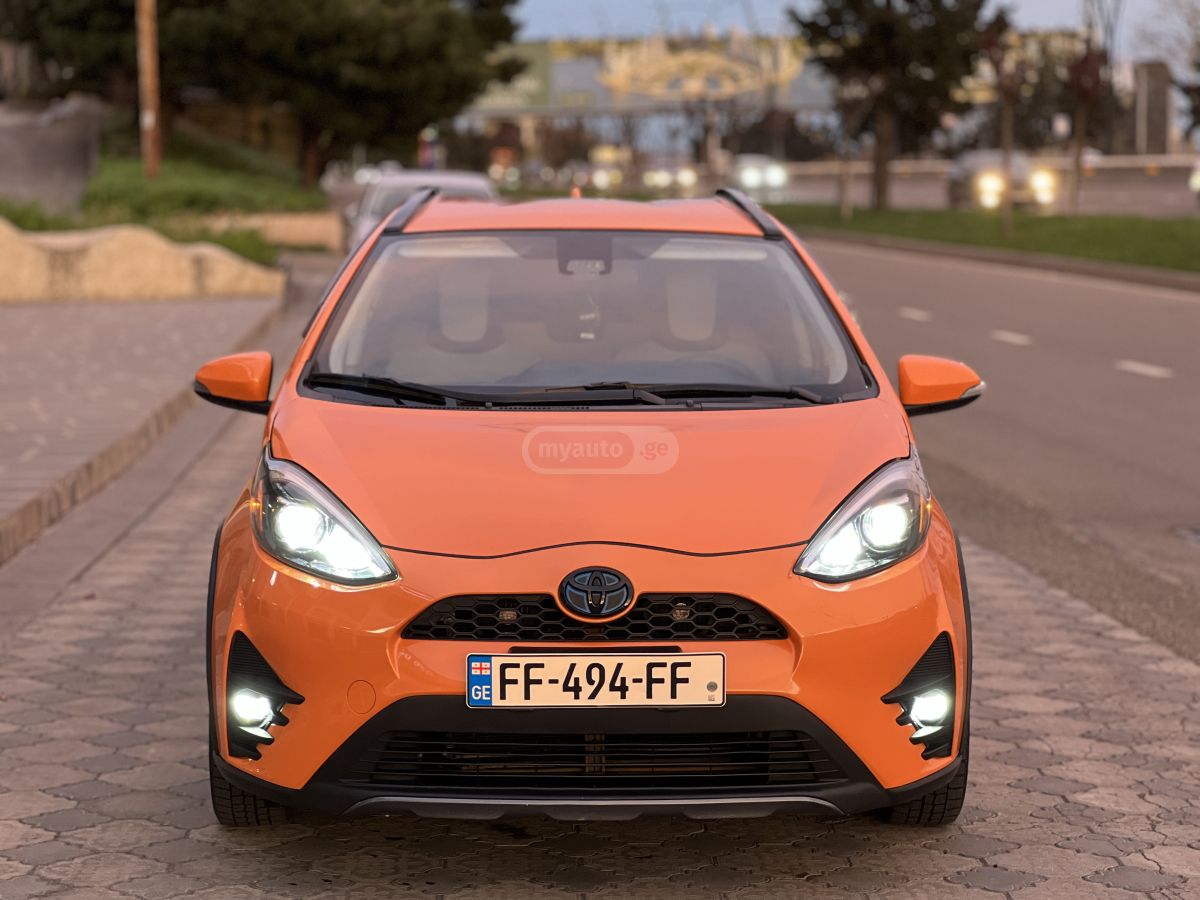Toyota Prius C - фото 3