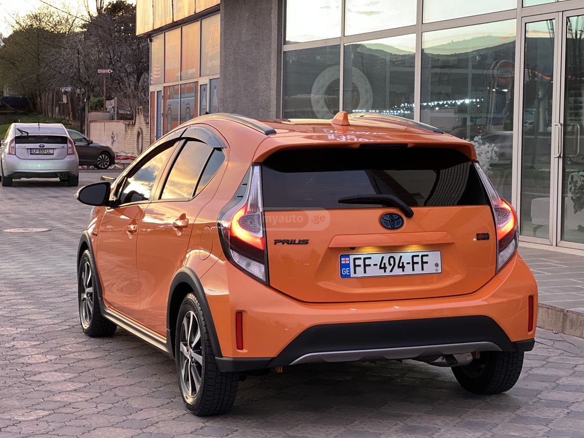 Toyota Prius C - фото 5