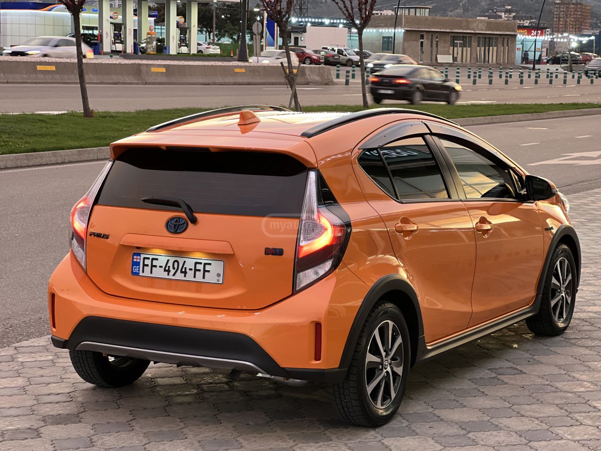 Toyota Prius C - фото 6