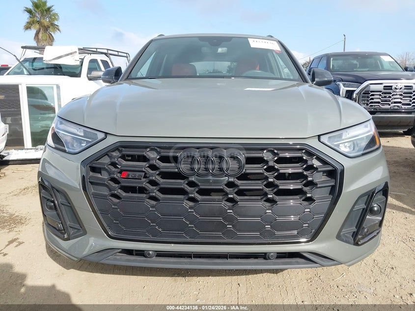 Audi SQ5 - фото 12