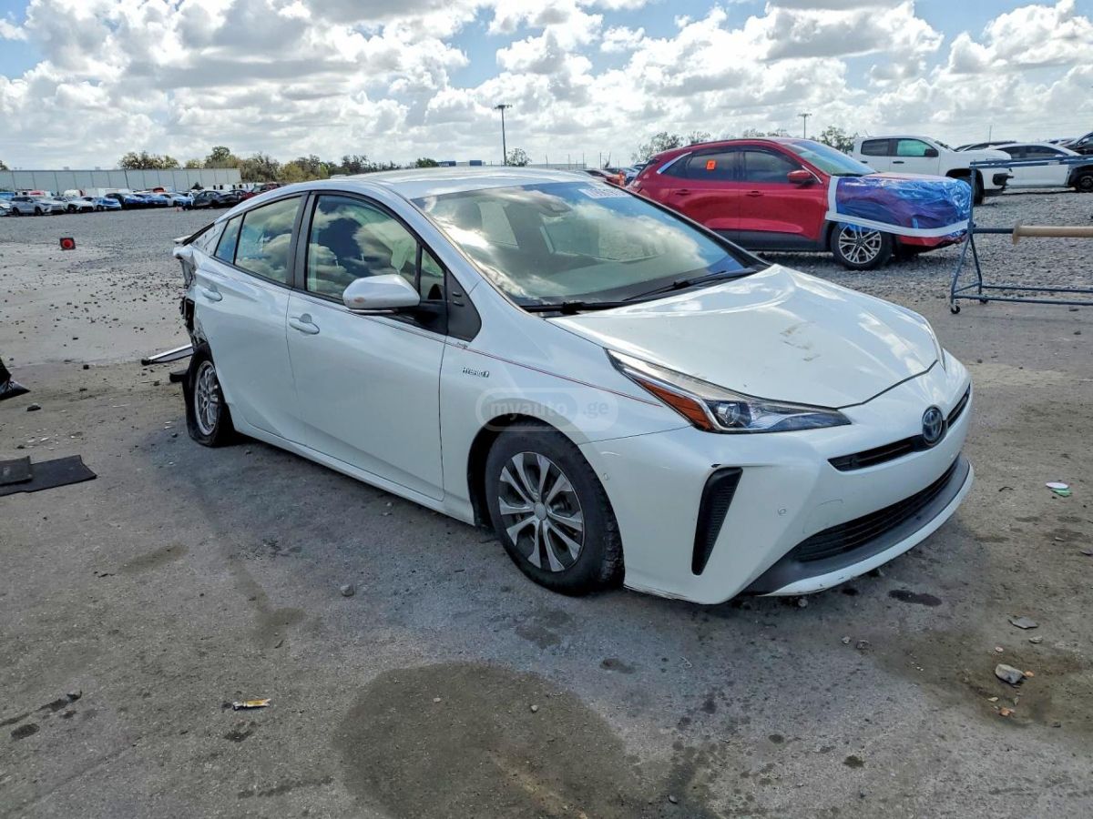 Toyota Prius - фото 4