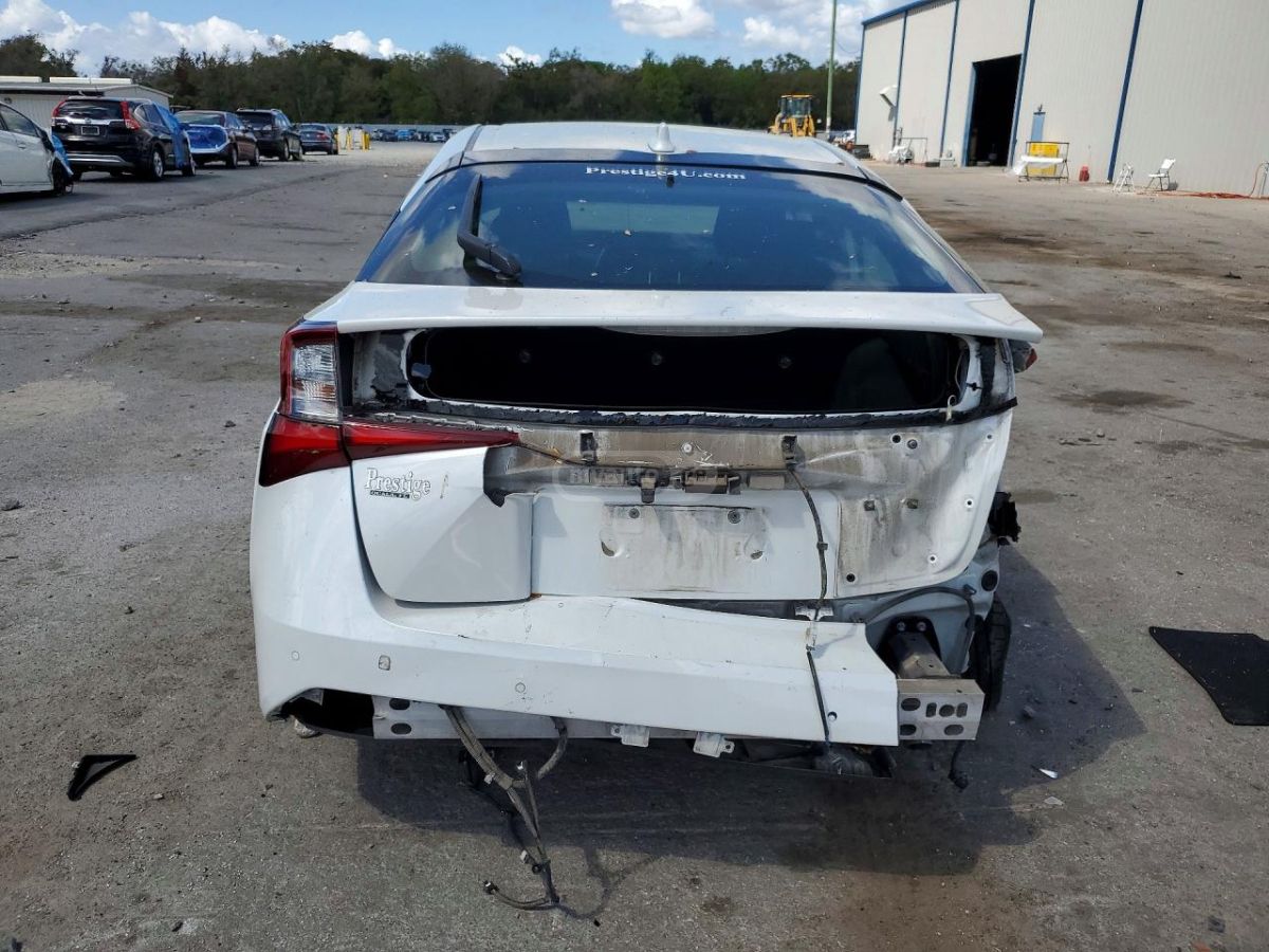 Toyota Prius - фото 6