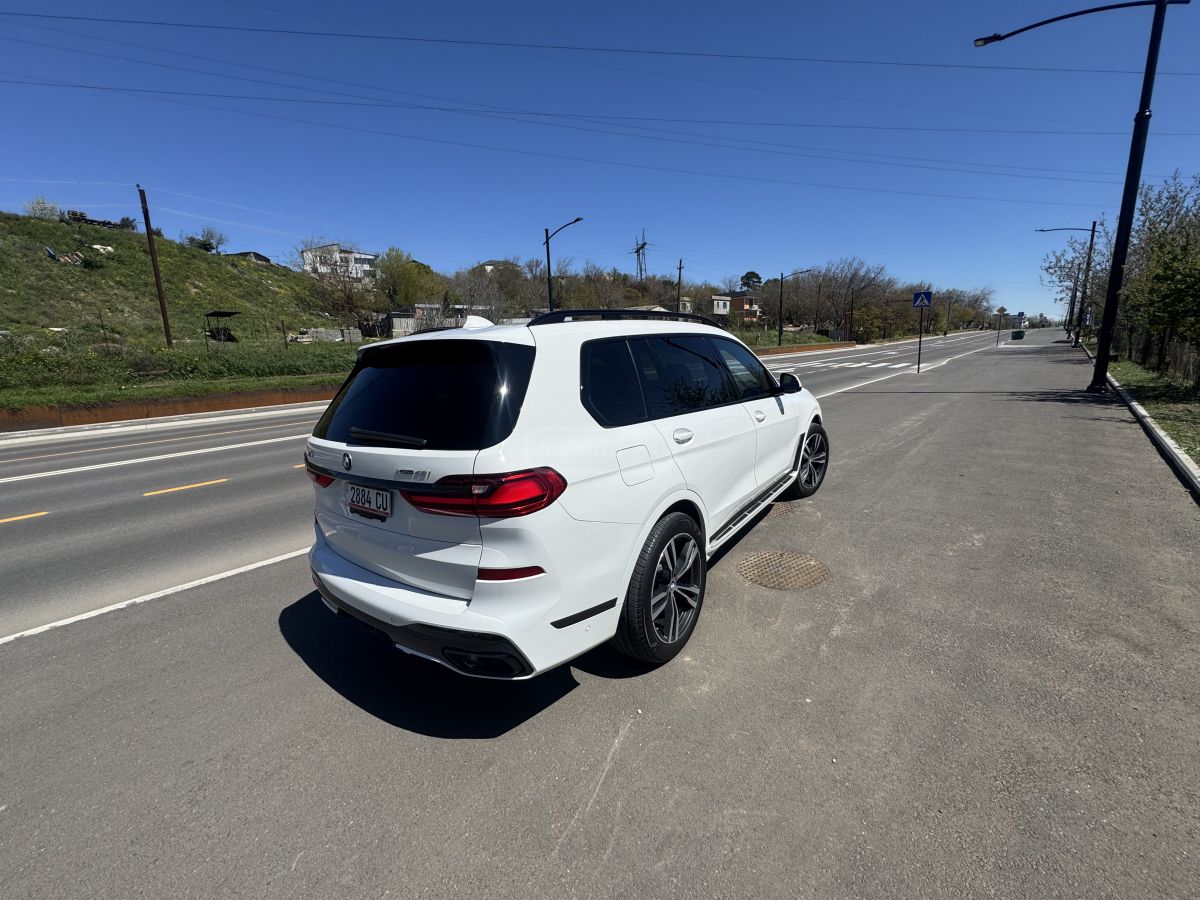 BMW X7 - фото 5