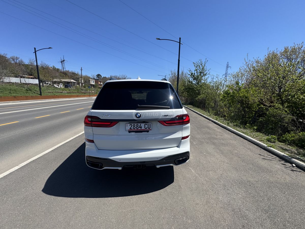 BMW X7 - фото 6