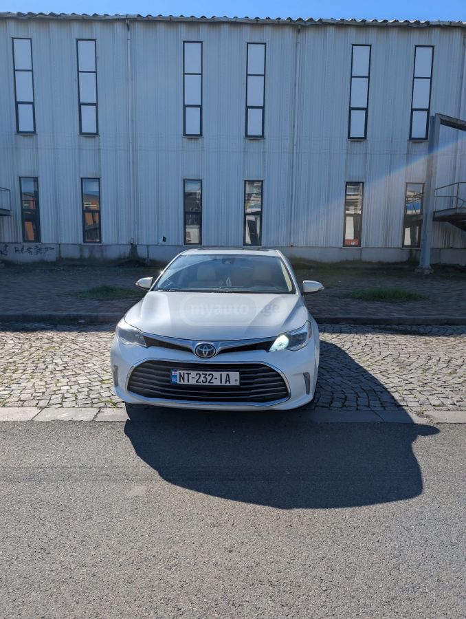 Toyota Avalon - фото 1