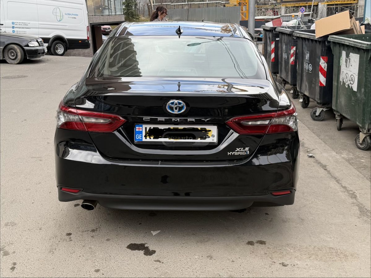 Toyota Camry - фото 2