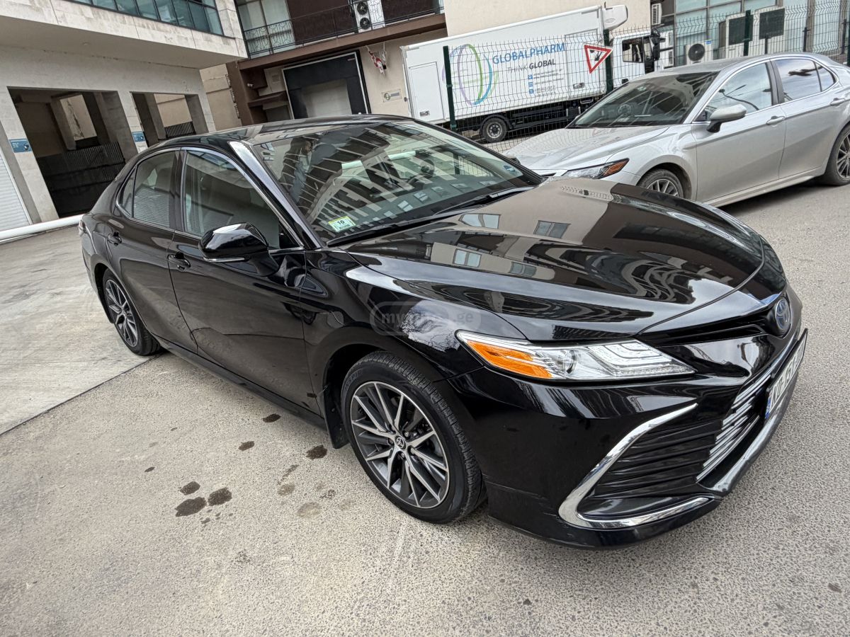 Toyota Camry - фото 3