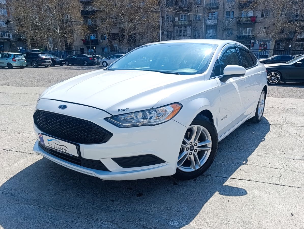 Ford Fusion - фото 1