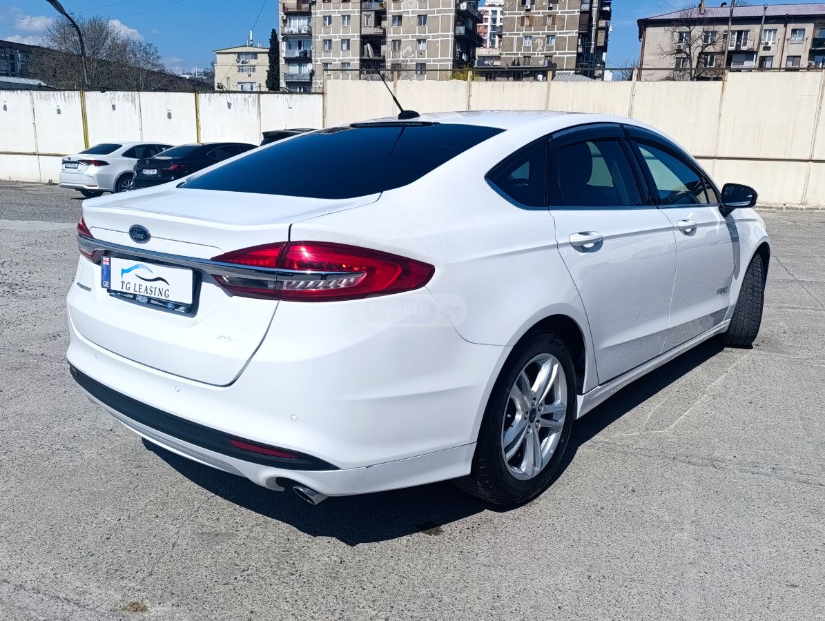 Ford Fusion - фото 4