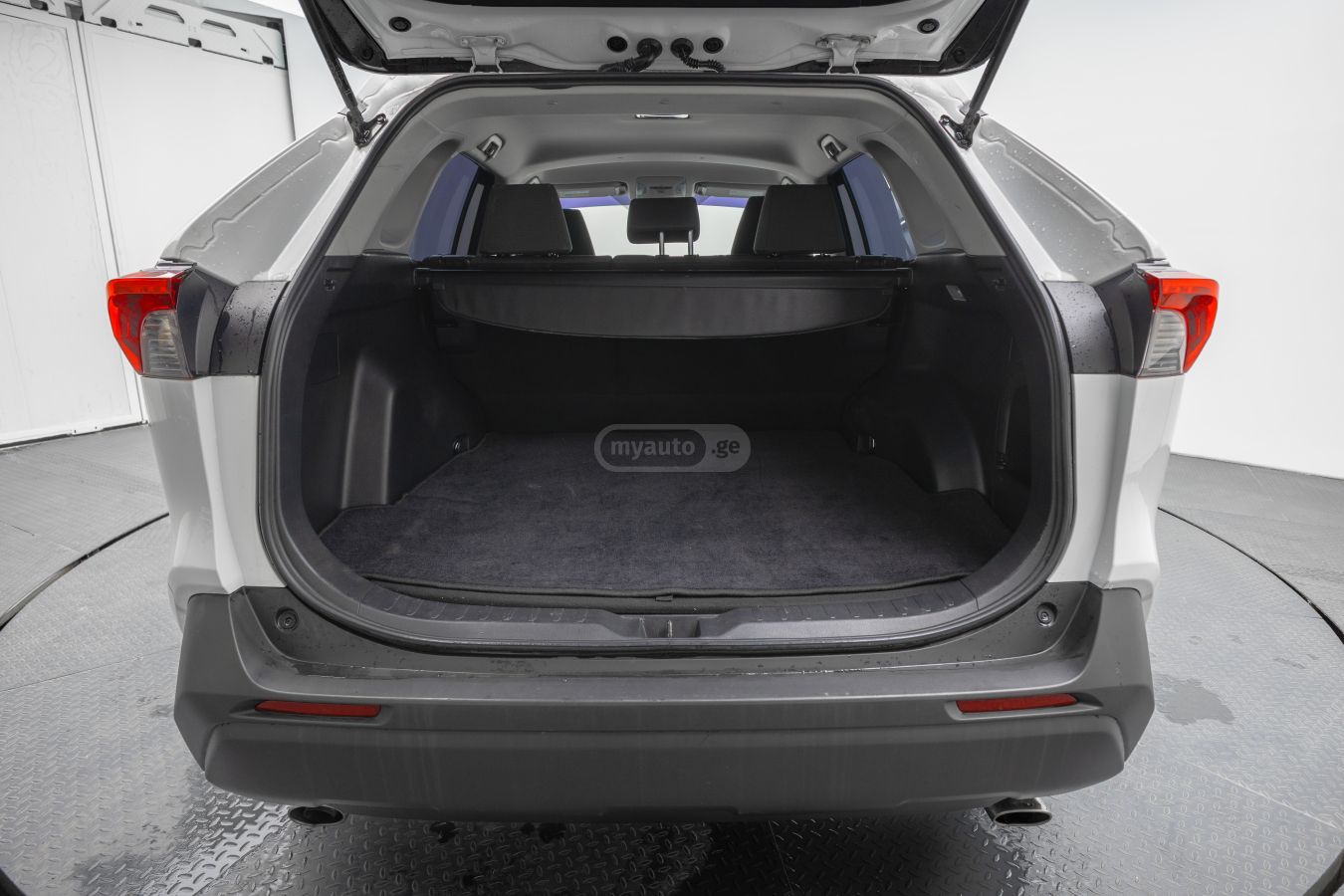 Toyota RAV 4 - фото 7