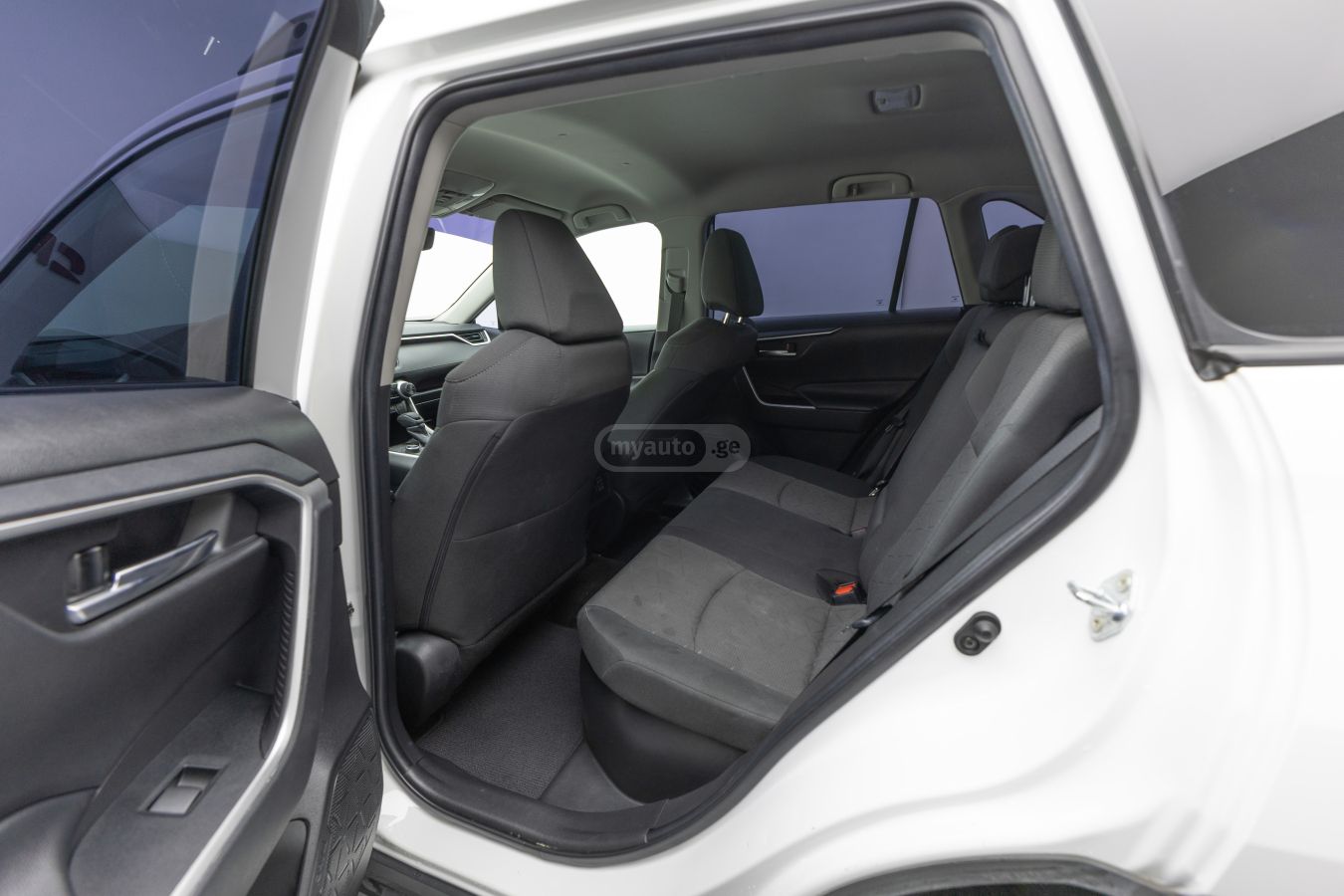 Toyota RAV 4 - фото 8