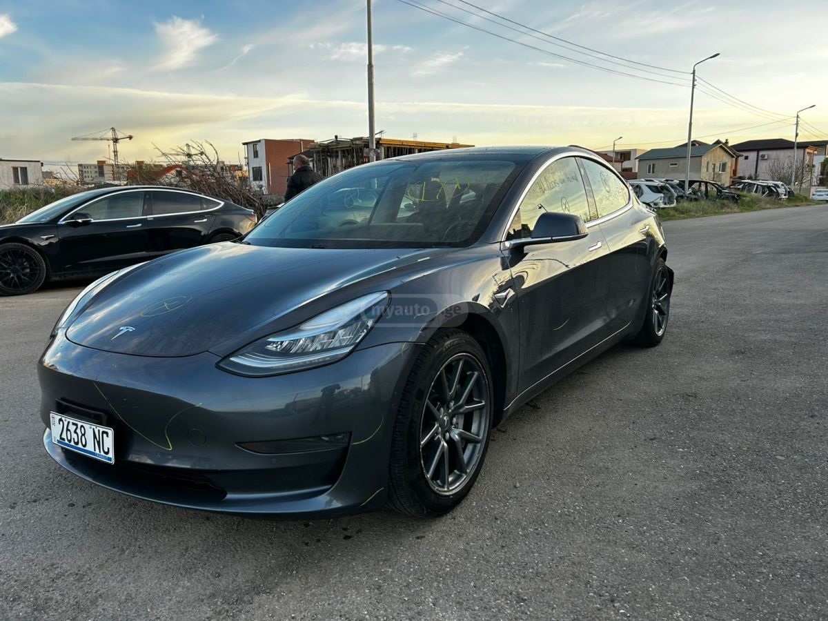 Tesla Model 3 - фото 2