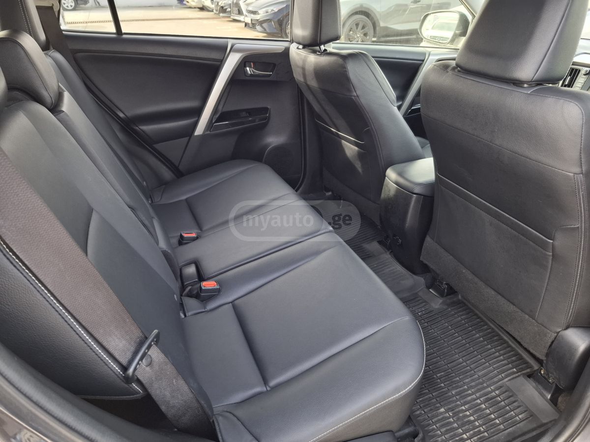 Toyota RAV 4 - фото 14