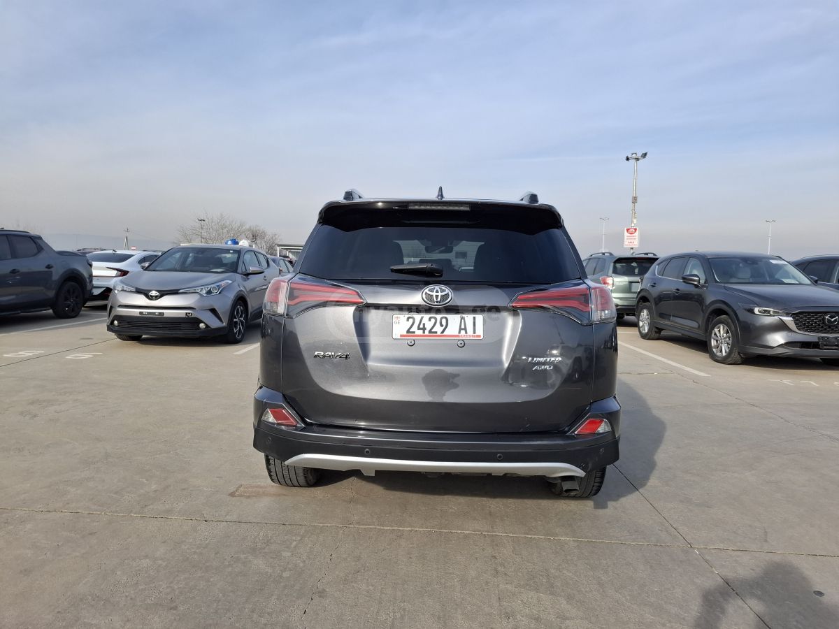 Toyota RAV 4 - фото 4