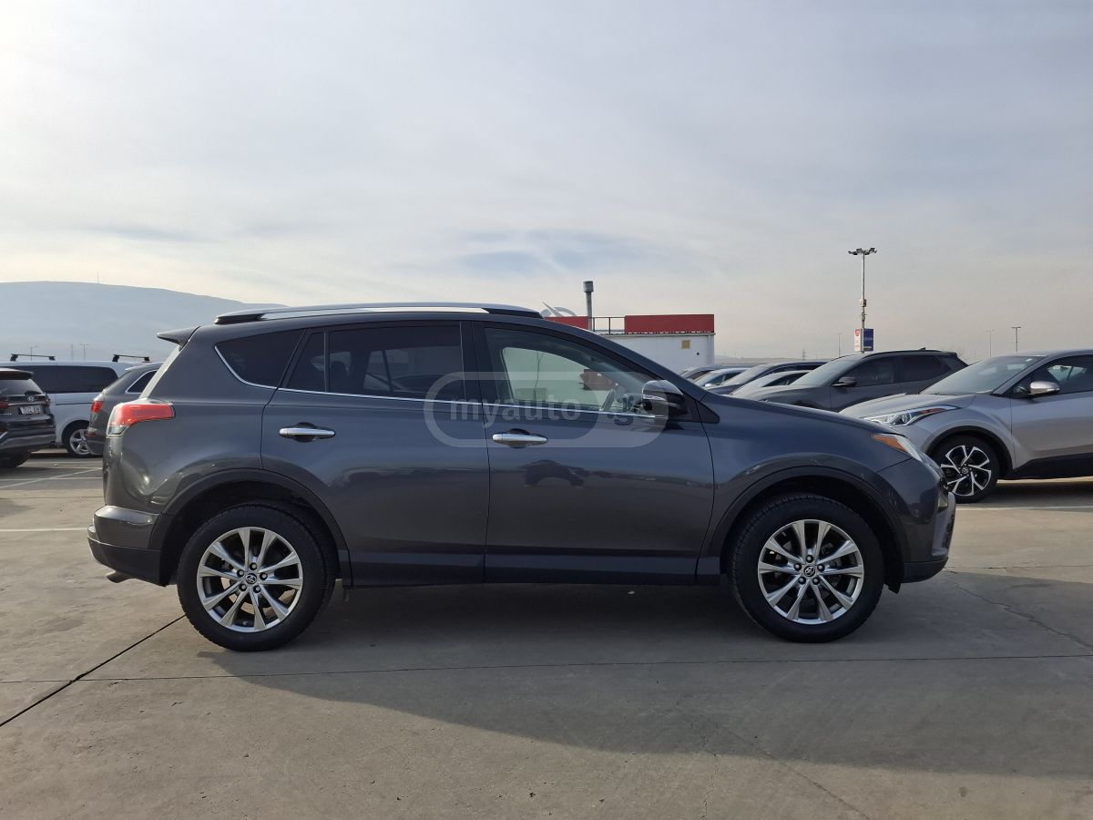 Toyota RAV 4 - фото 5