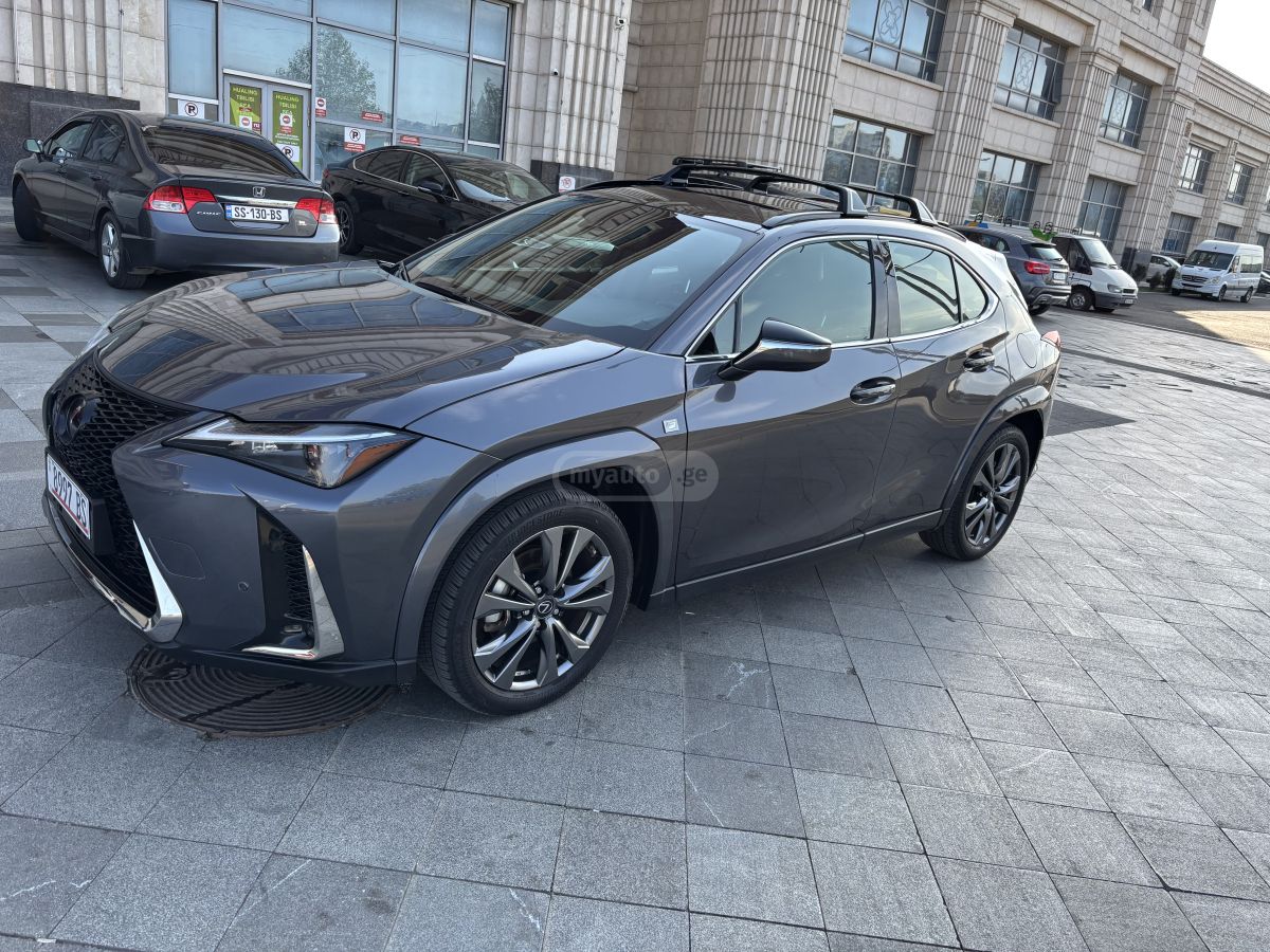 Lexus UX 250 h - фото 1