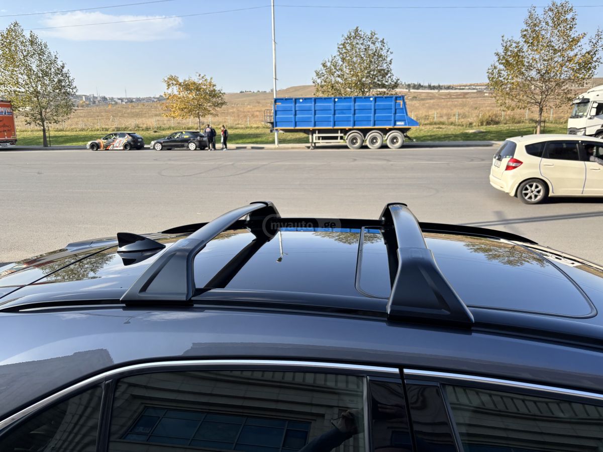 Lexus F SPORT Design 4dr All-Wheel D — миниатюра 8