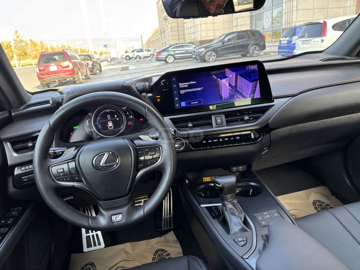 Lexus F SPORT Design 4dr All-Wheel D — миниатюра 9