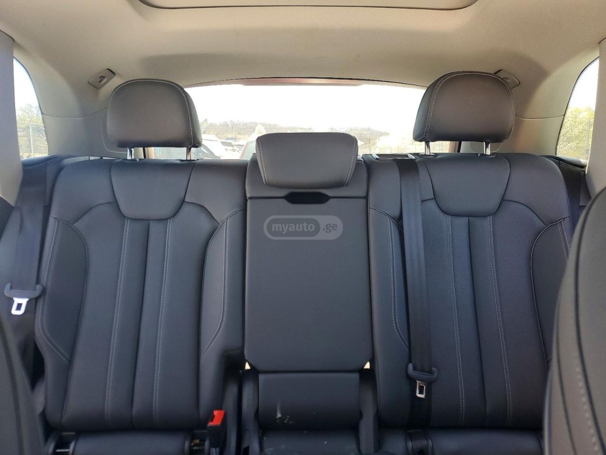 Audi Q5 - фото 10