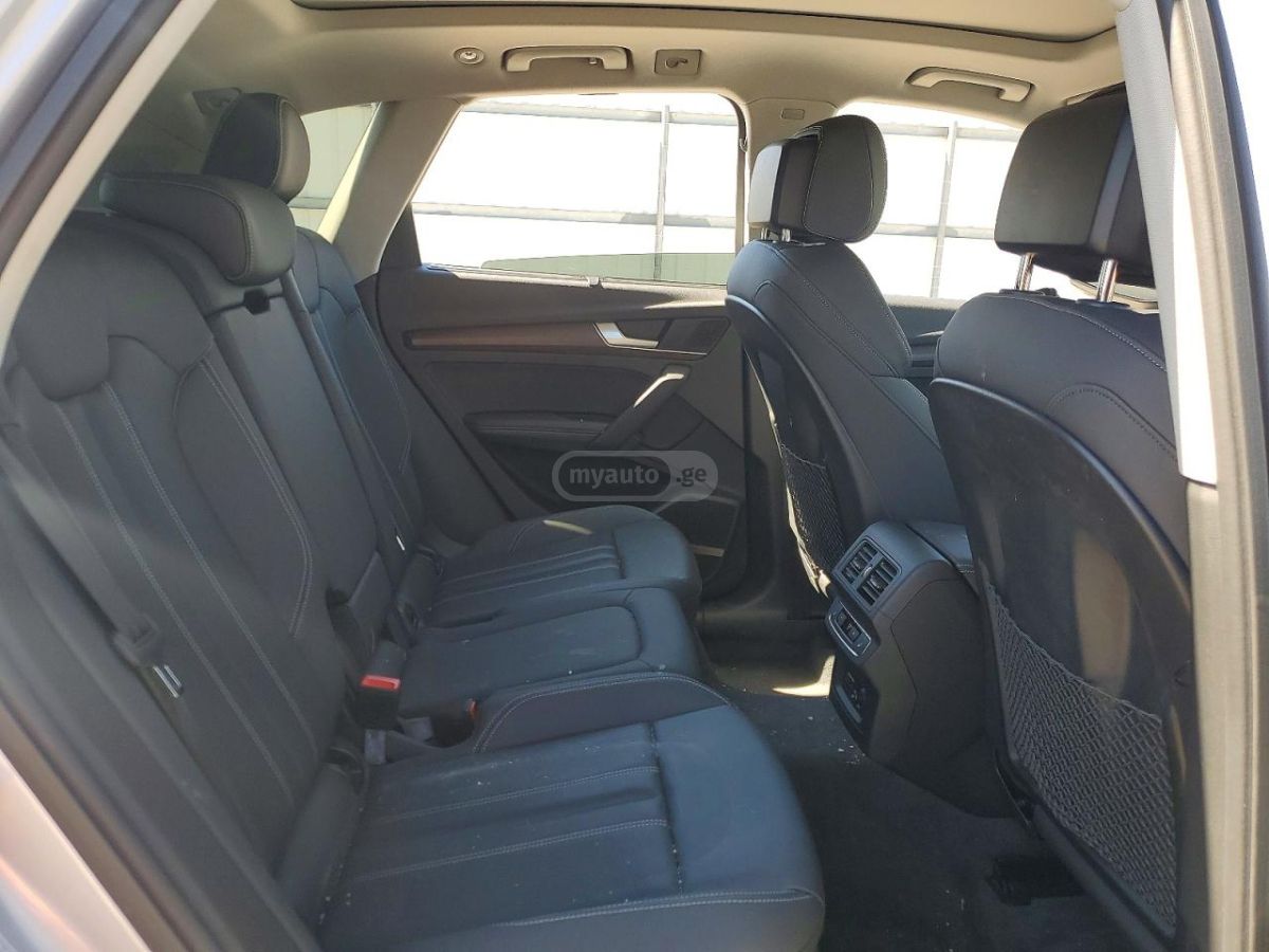 Audi Q5 - фото 11