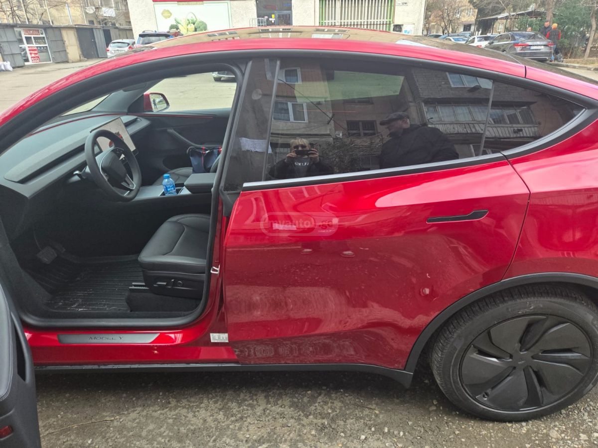 Tesla Long Range AWD — миниатюра 11