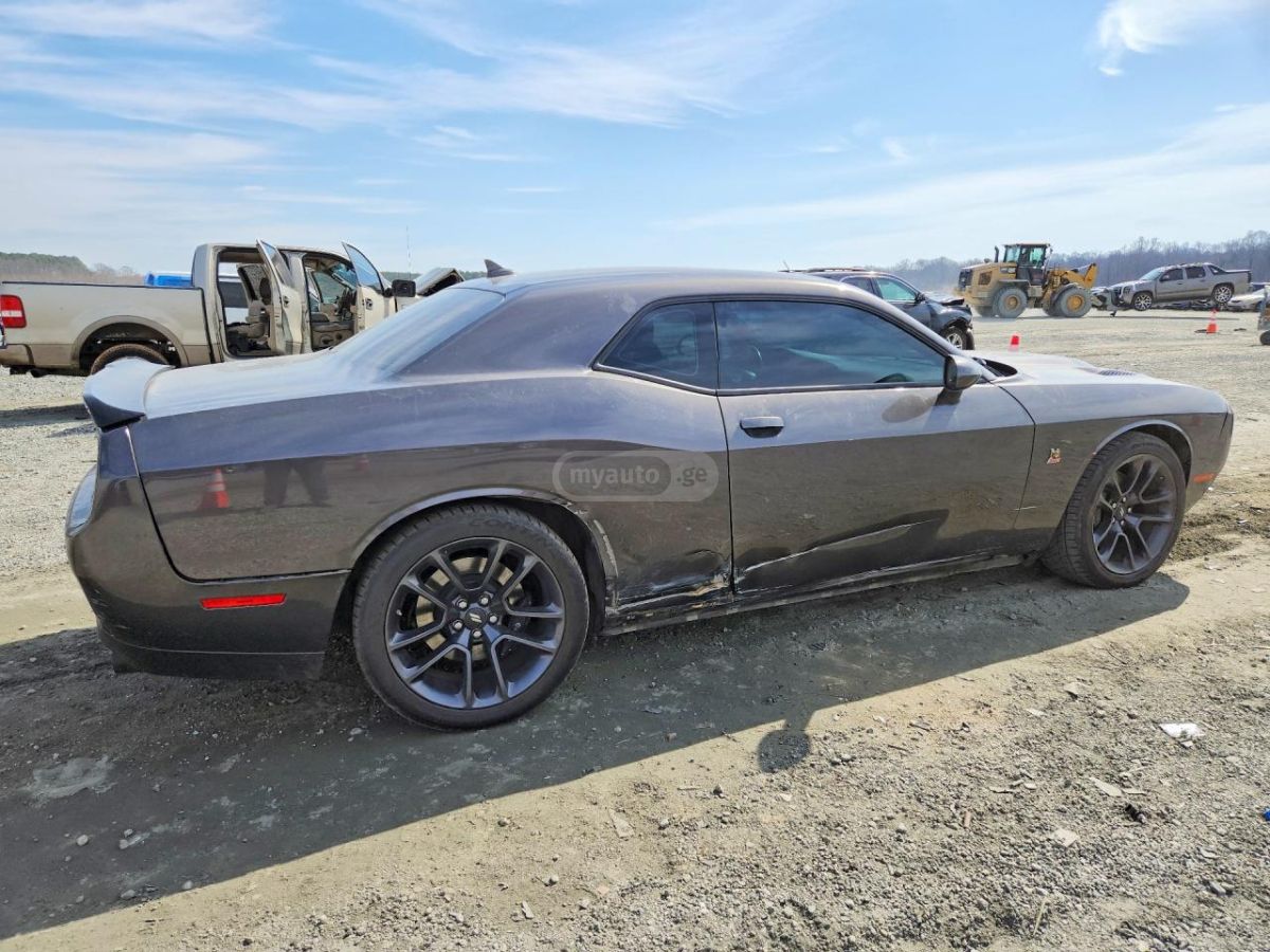 Dodge Challenger - фото 3