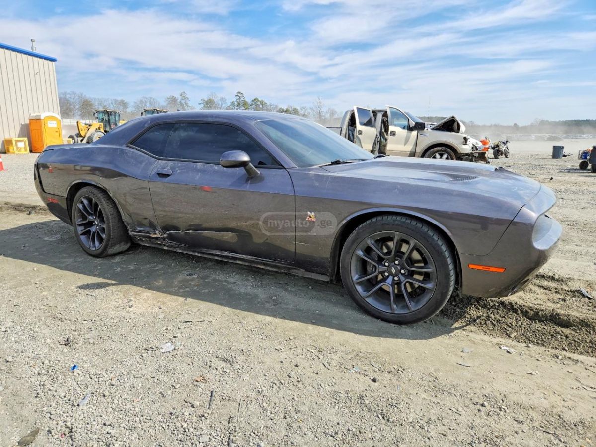 Dodge Challenger - фото 4