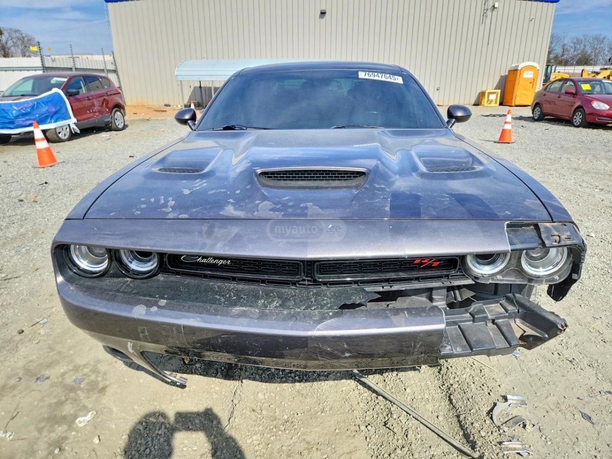 Dodge Challenger - фото 5